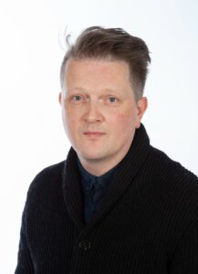 Sr. Henning Emil Magnússon